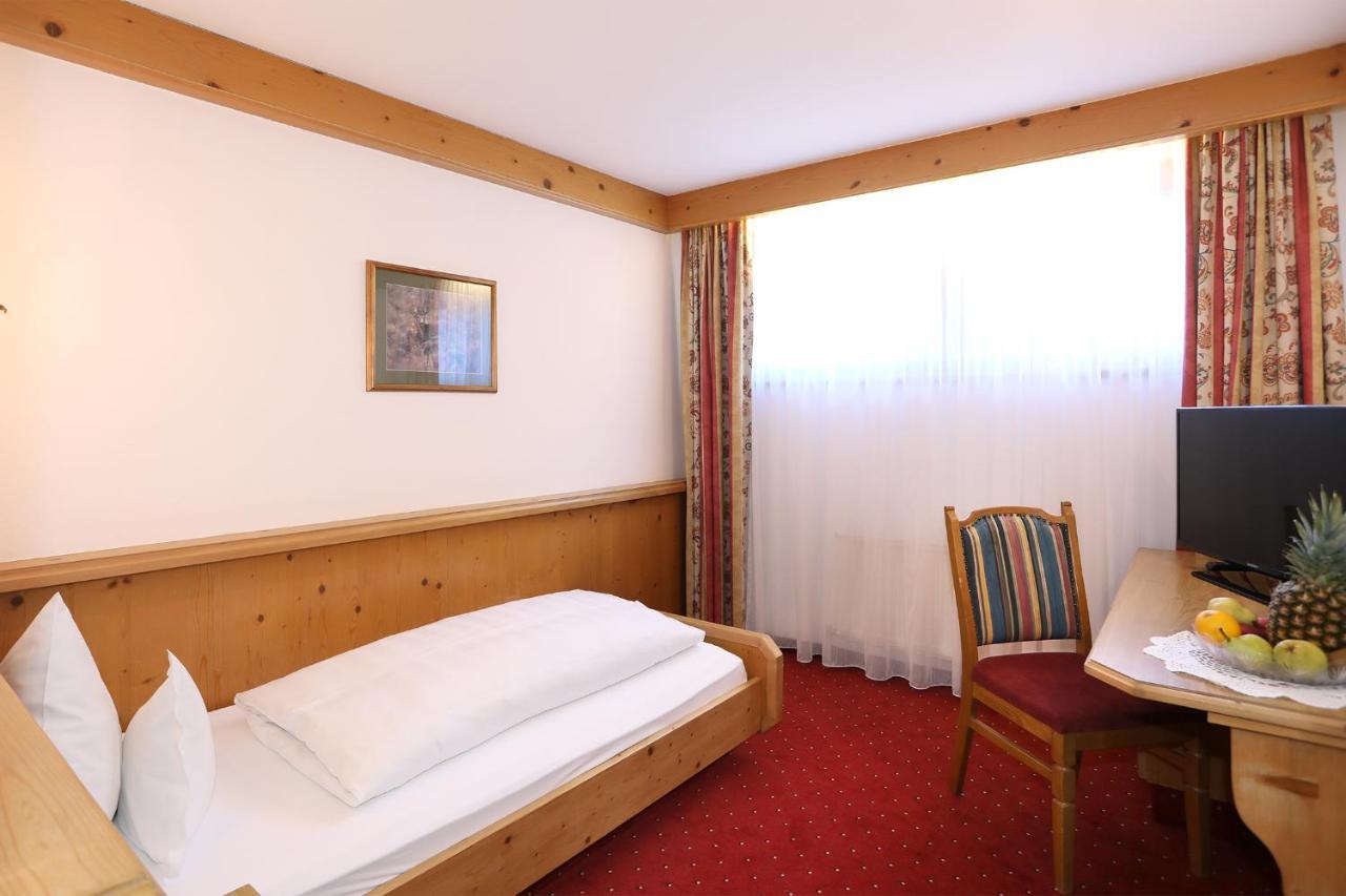 Hotel Almhof Neustift im Stubaital Buitenkant foto