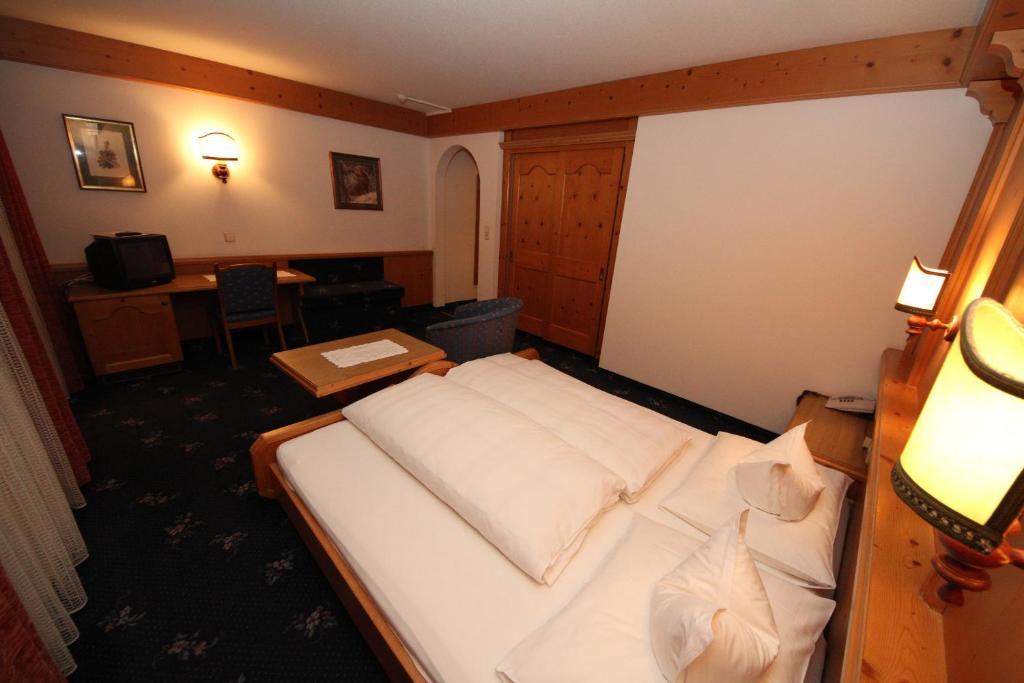 Hotel Almhof Neustift im Stubaital Kamer foto