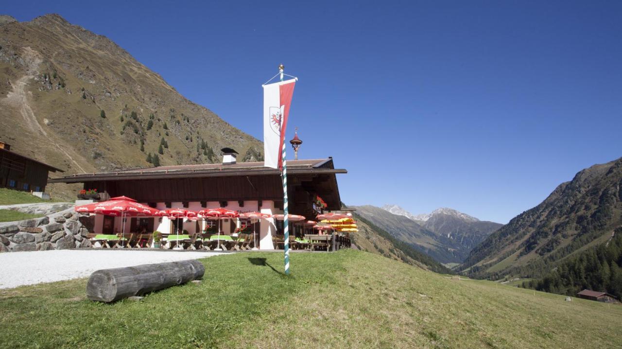 Hotel Almhof Neustift im Stubaital Buitenkant foto